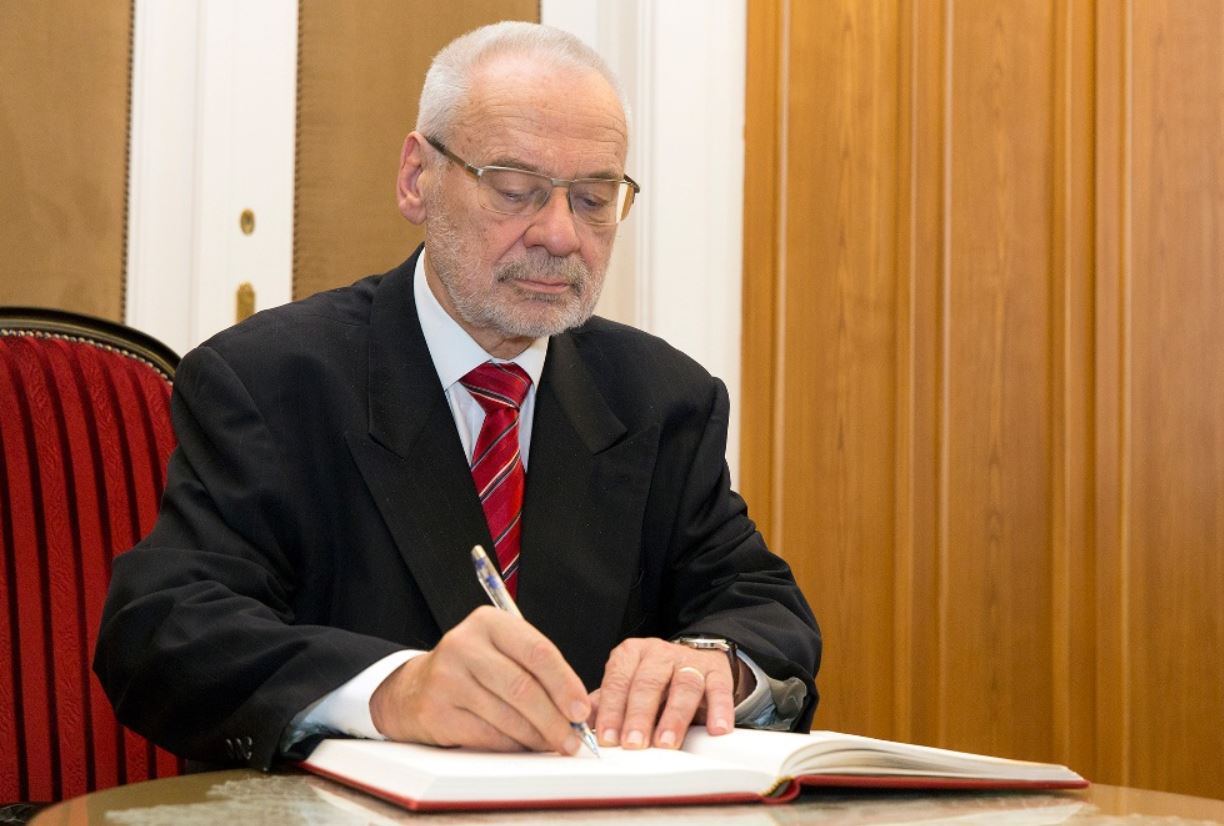 2015-11-13 E Busek doctor honoris ELTE (3)
